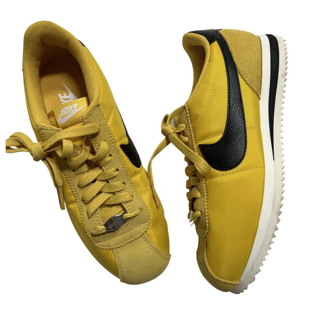 Nike Cortez Sneakers Style DZ2795-700 in Vivid Sulfur